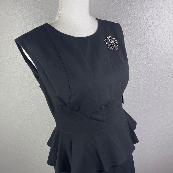 NWT Allen B - Black sheath Dress with brooch detail size 6 - Picture 10 of 12